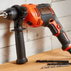 Black+decker Trapano a percussione 710 w